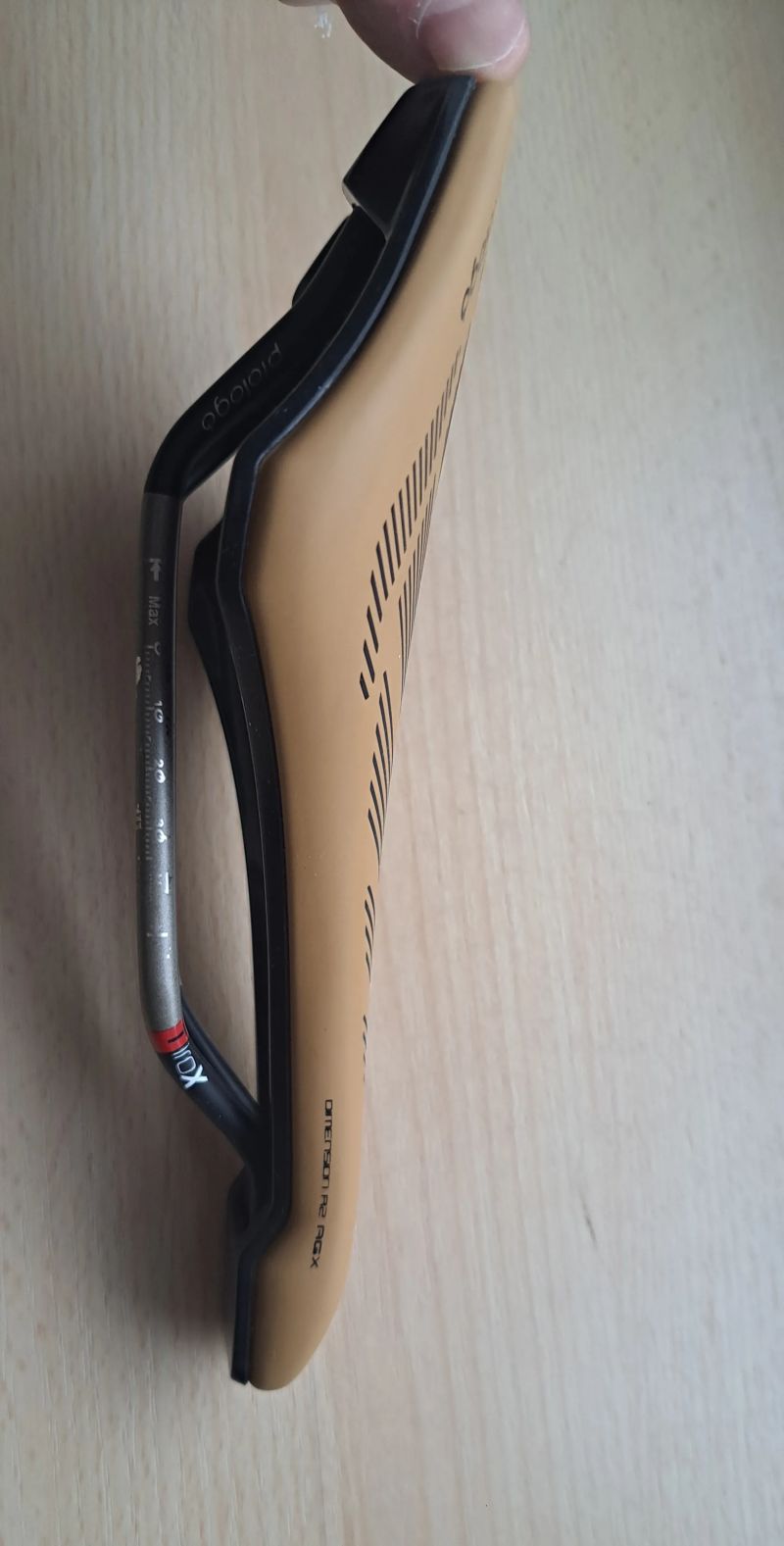 Prodám gravel sedlo Prologo Dimension R2 AGX 