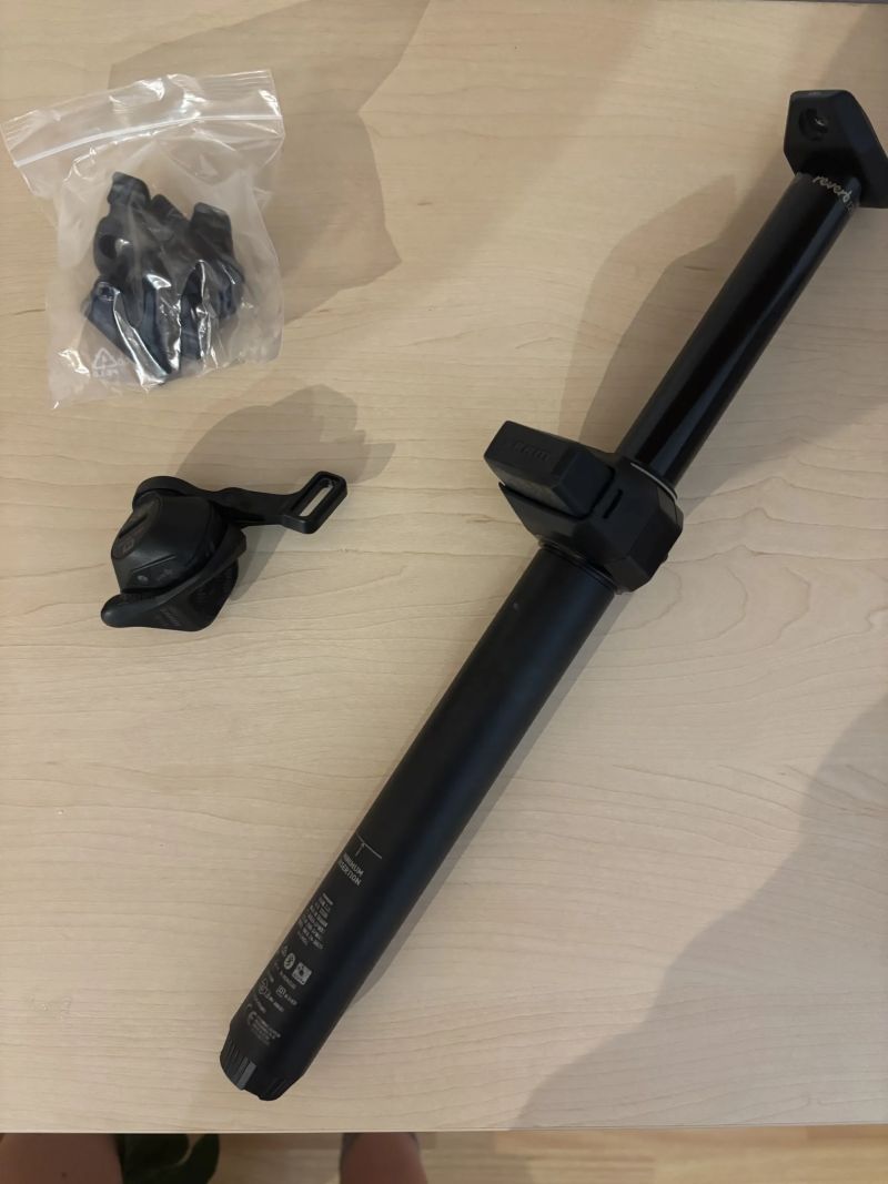 Teleskopická sedlovka Rockshox Reverb axs 125mm