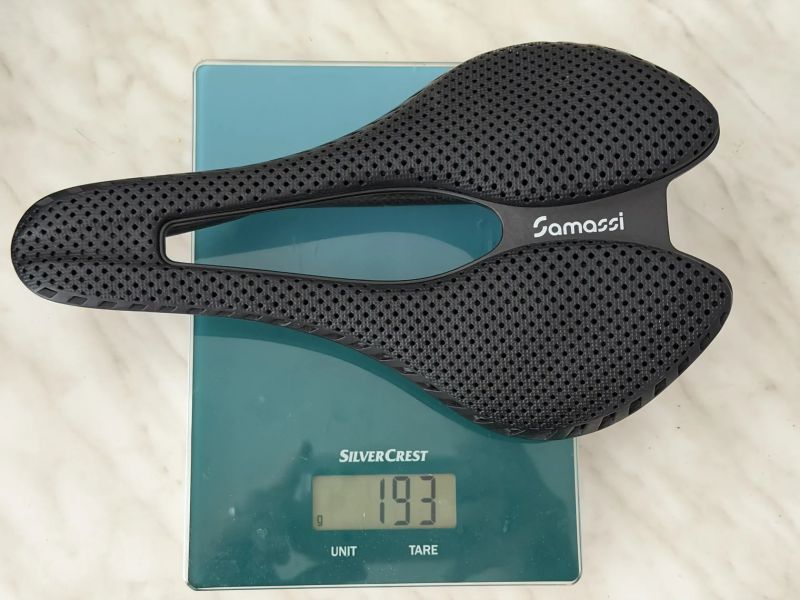 3D karbonové sedlo Samassi R1 143mm