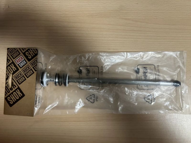 Nová vzduchová patrona pro vidlice zdvih 100mm - Rock Shox SID SL 2026 kod: 11.4018.111.062