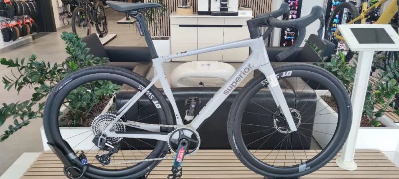 Prodám nový vystavený gravel SUPERIOR XR 9.7 GR Gloss Grey / Grey, vel. 54cm (M)