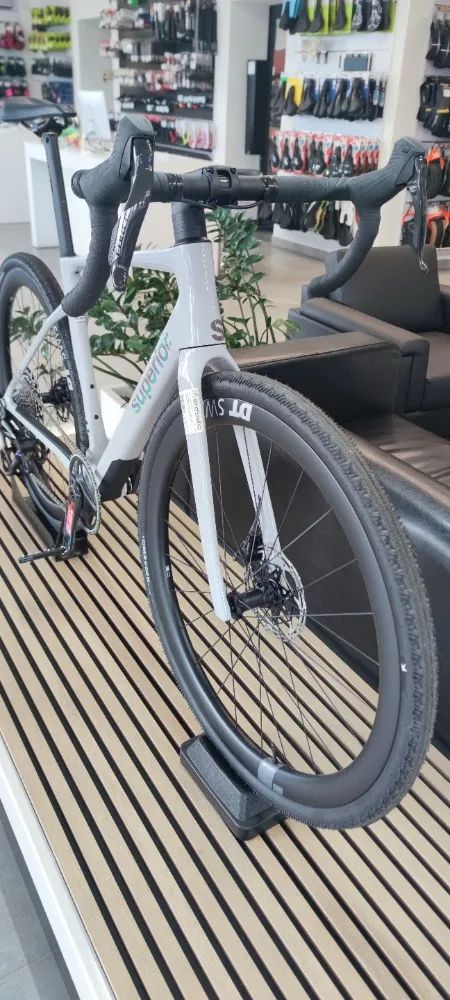 Prodám nový vystavený gravel SUPERIOR XR 9.7 GR Gloss Grey / Grey, vel. 54cm (M)