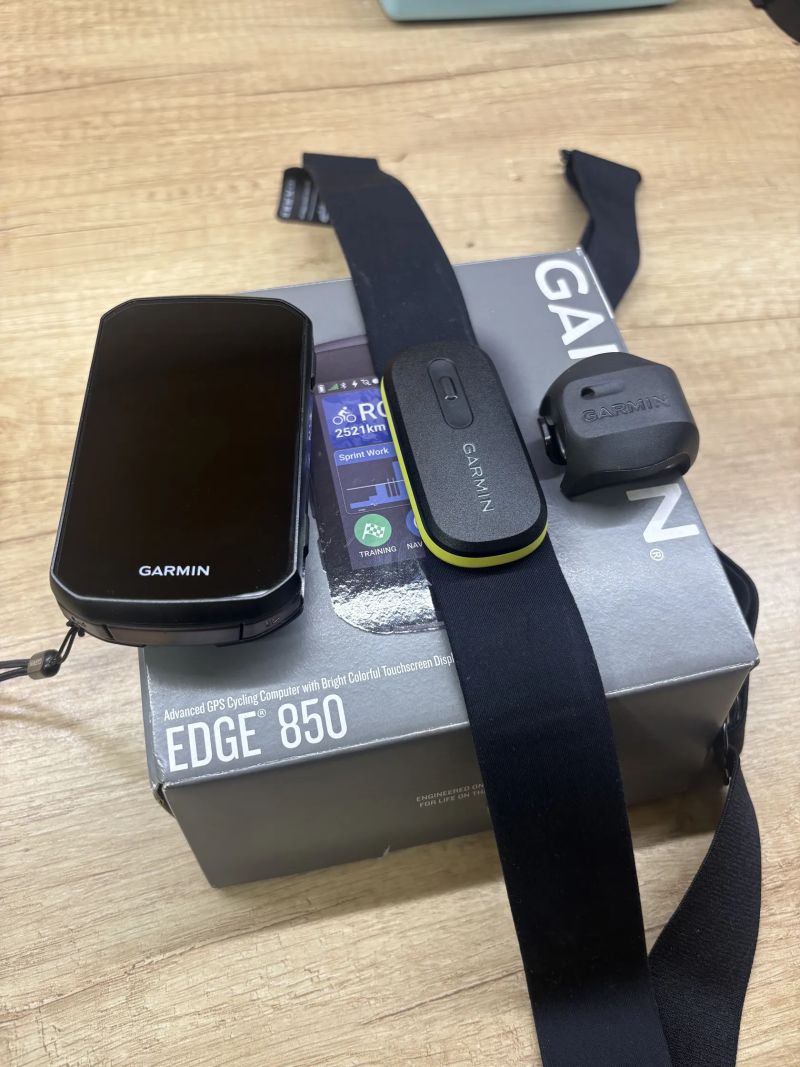 Garmin Edge 850 HRM600 měřič rychlosti