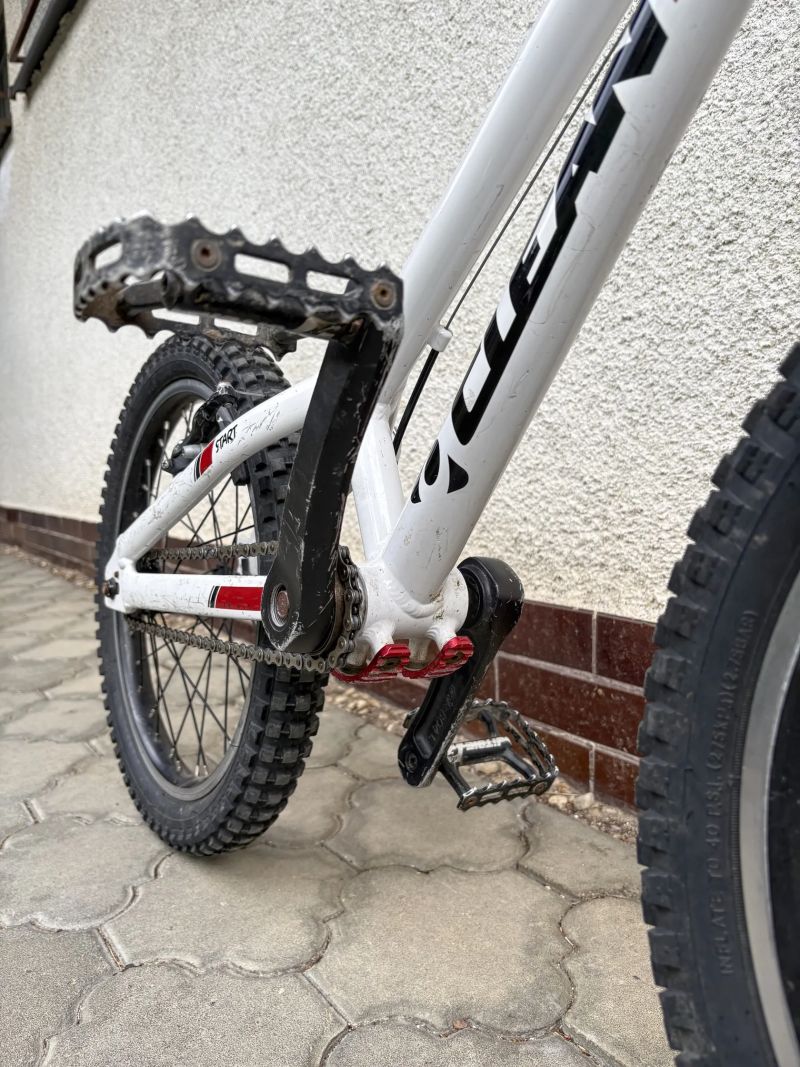 Trialové kolo Clean S1 18"