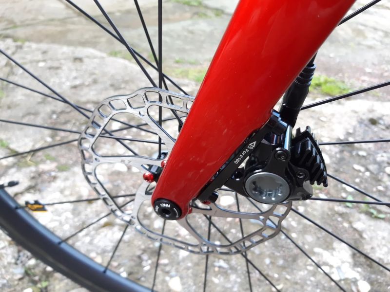 Karbonové silniční kolo 