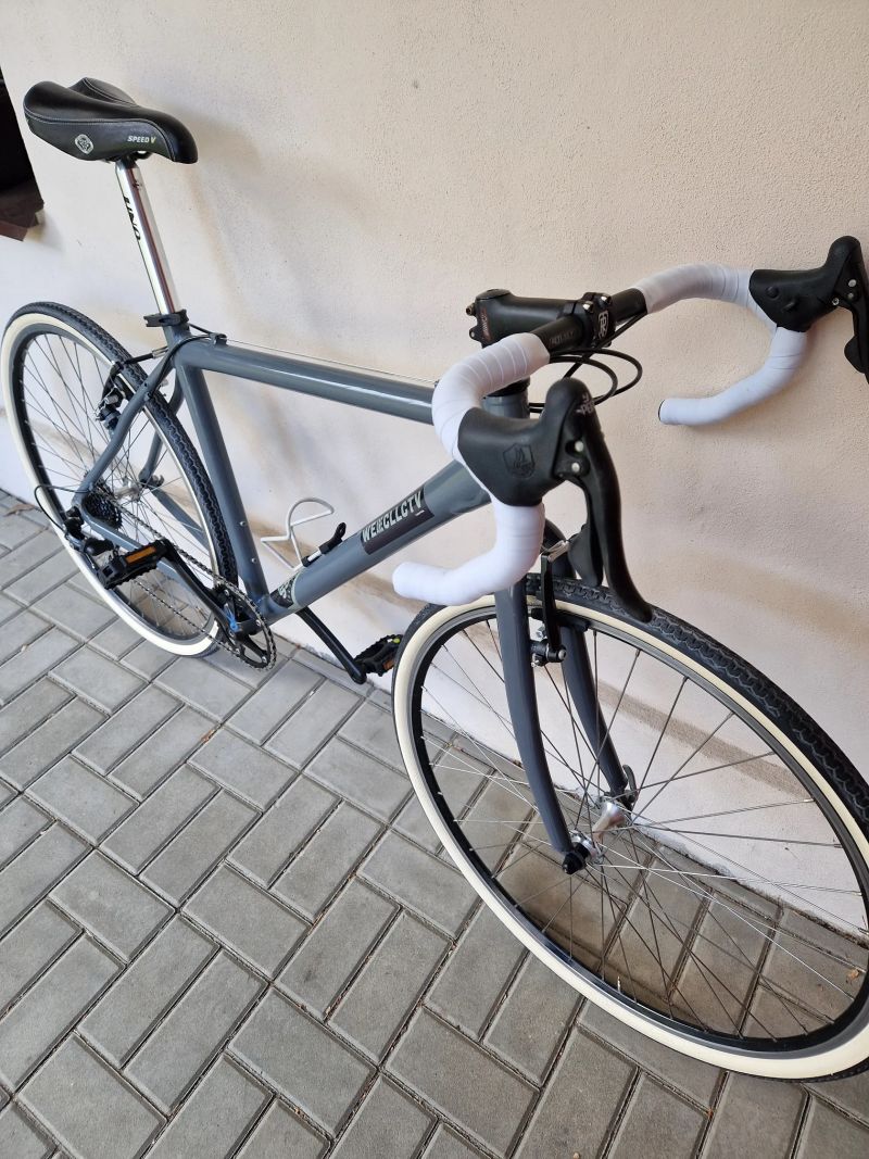 Gravel bike