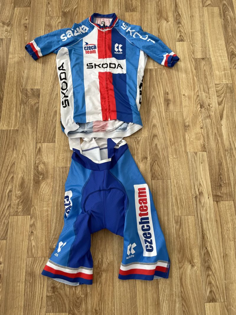 Kalas dres a kraťasy