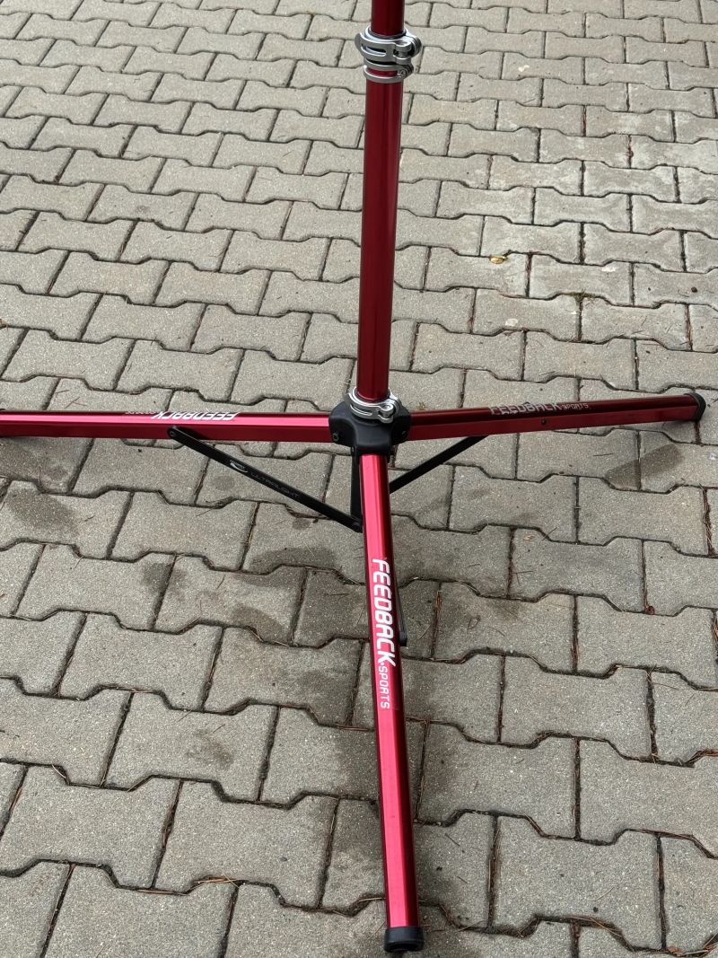 Montážní stojak Feedback