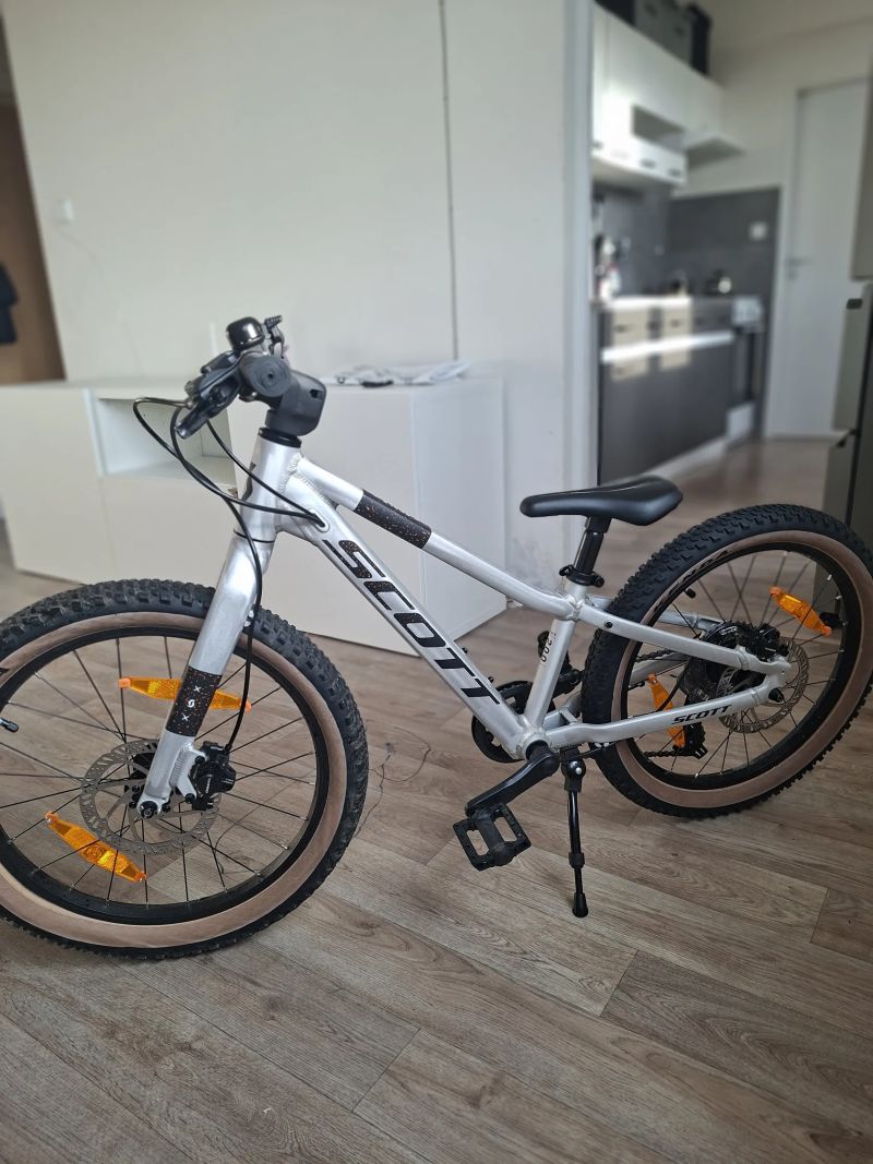 Scott Scale RC 200
