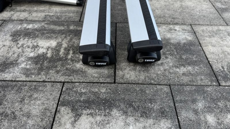 Thule příčníky WingBar + 2x střešní nosič kol Thule