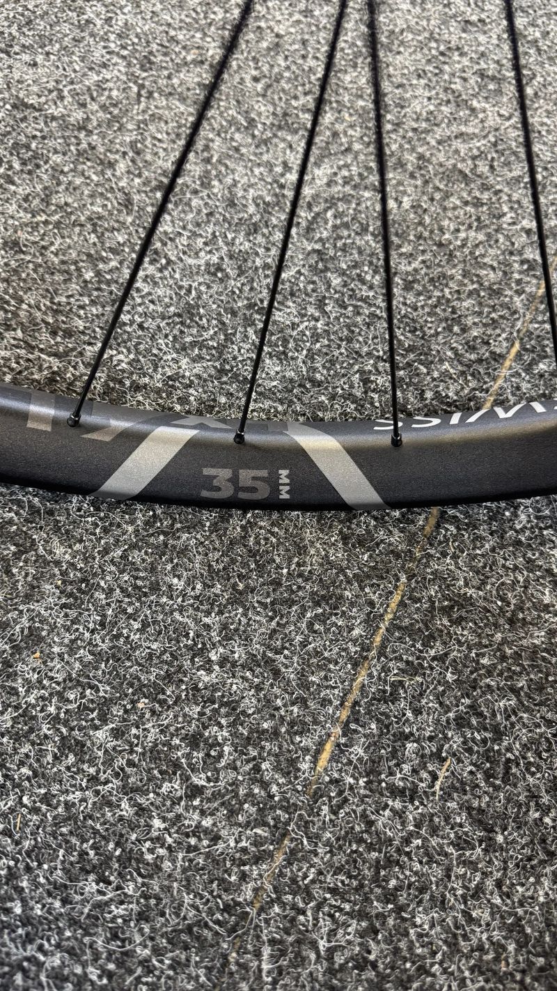 Nové zapletené kolo DT Swiss HX1501 27,5''Microspline