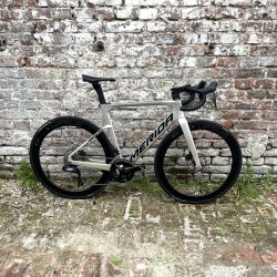 Merida Reacto 6000 2024 | závodní aero karbon | Shimano 105 Di2 | výborný stav