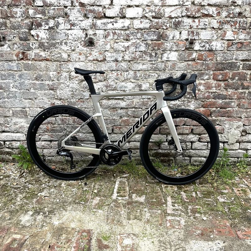 Merida Reacto 6000 2024 | závodní aero karbon | Shimano 105 Di2 | výborný stav