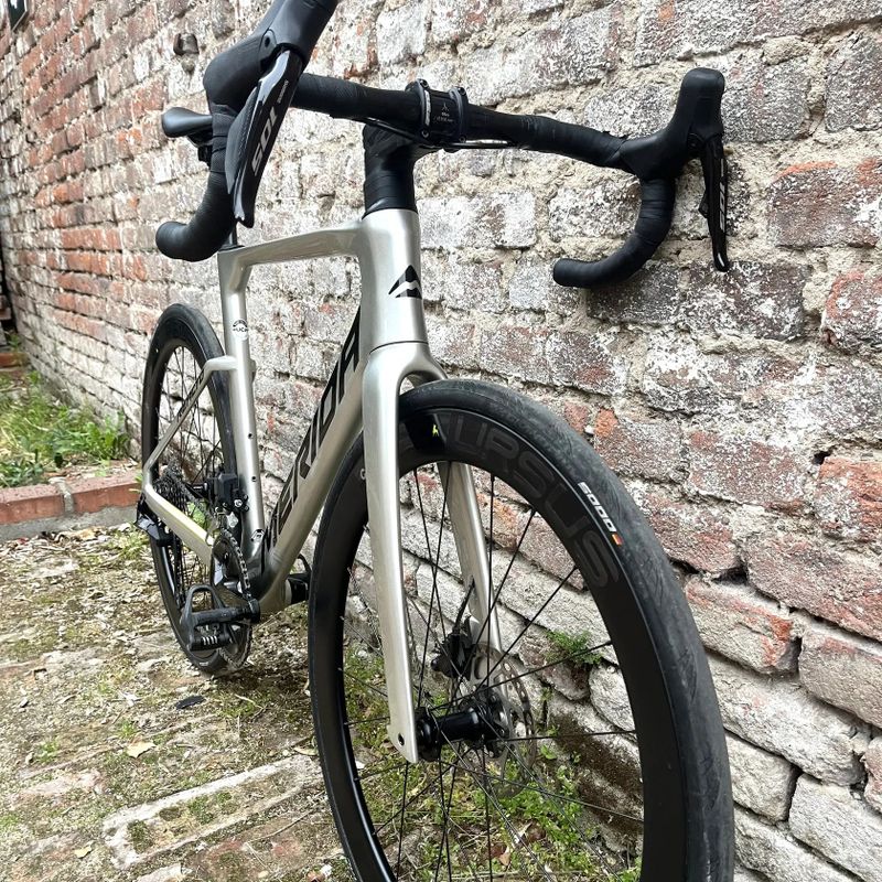 Merida Reacto 6000 2024 | závodní aero karbon | Shimano 105 Di2 | výborný stav