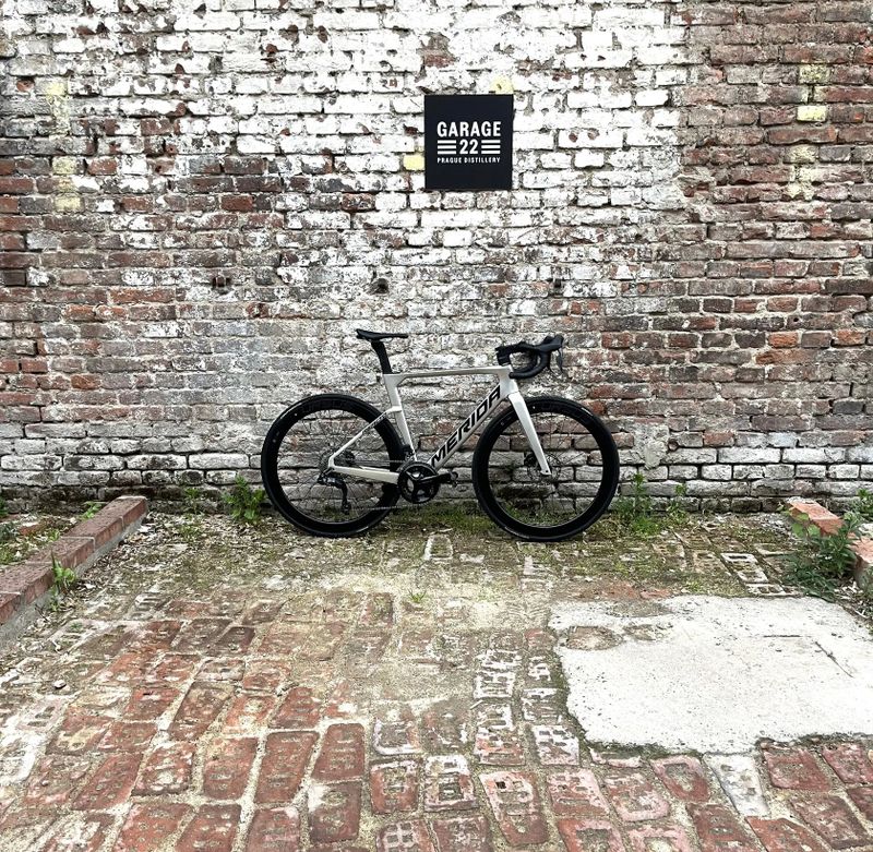 Merida Reacto 6000 2024 | závodní aero karbon | Shimano 105 Di2 | výborný stav