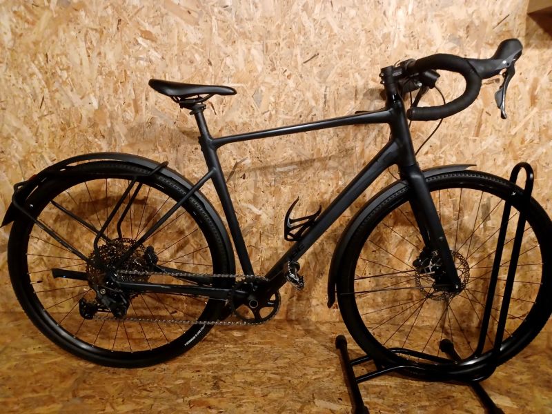 Gravel Cube Nuroad Pro FE night´n´black 2025, velikost rámu L 