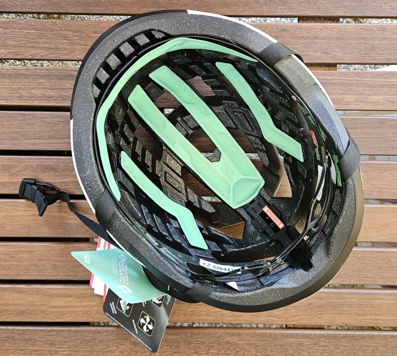 LAZER Z1 KinetiCore White – skvělá silniční přilba – NOVÁ 