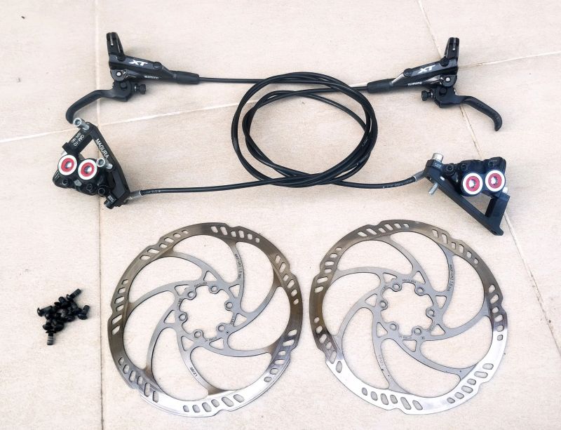 Shimano XT 4 písty 