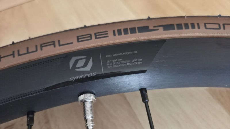 Sada zapletenych kol Syncros RP2.0 Disc + Schwalbe ONE Race-Guard Fold, 700x28C