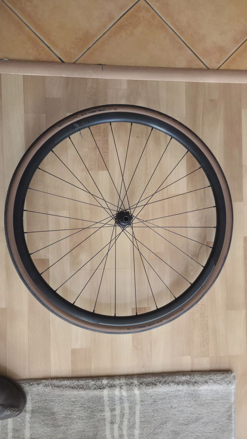 Sada zapletenych kol Syncros RP2.0 Disc + Schwalbe ONE Race-Guard Fold, 700x28C