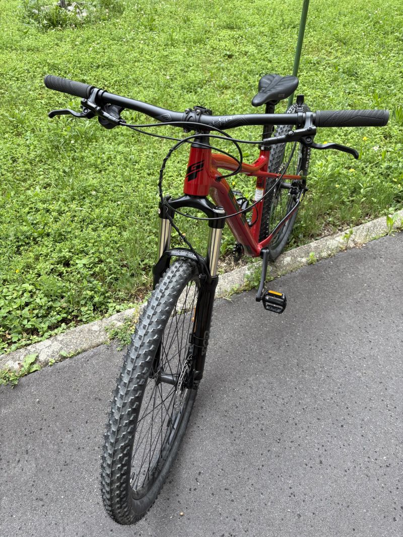 GT Avalanche vel. S - Perfektní stav