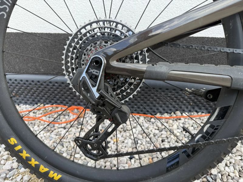 Ghost Path Riot LTD, vel. M, najeto jen 450 km! model 2025