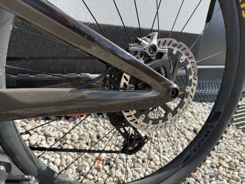 Ghost Path Riot LTD, vel. M, najeto jen 450 km! model 2025