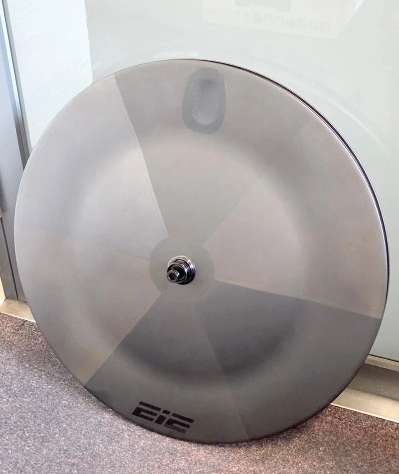 Nový nejetý zadní disk EIE CARBON - 942 g
