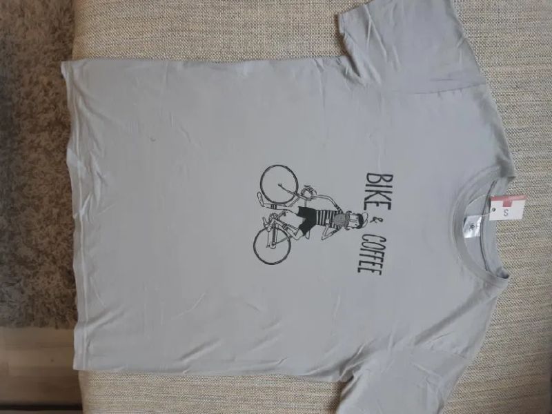 Prodám nová trička s cyklistickou tematikou, cena 199 Kč za kus.
