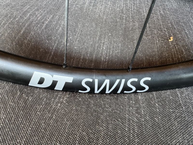Kola DT Swiss E1800 Spline 30mm zapletená nová silnice gravel