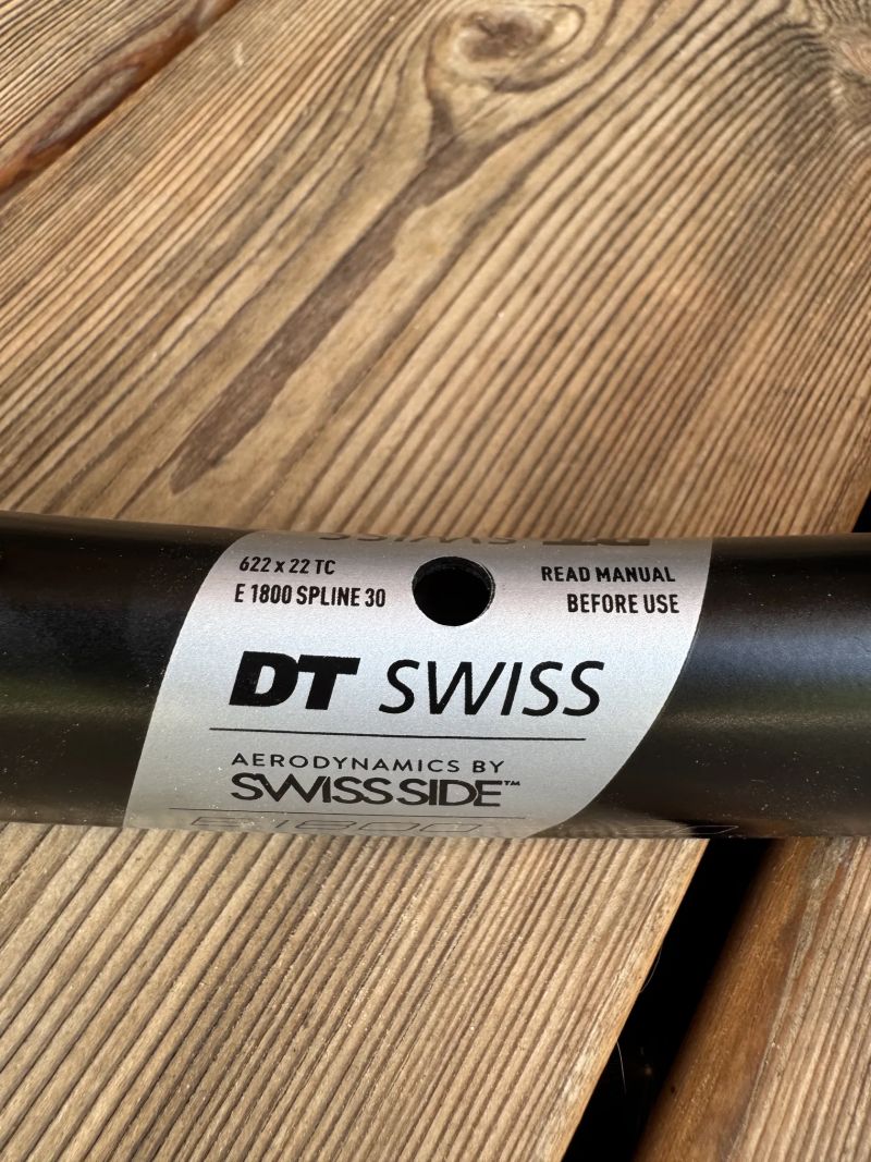 Kola DT Swiss E1800 Spline 30mm zapletená nová silnice gravel