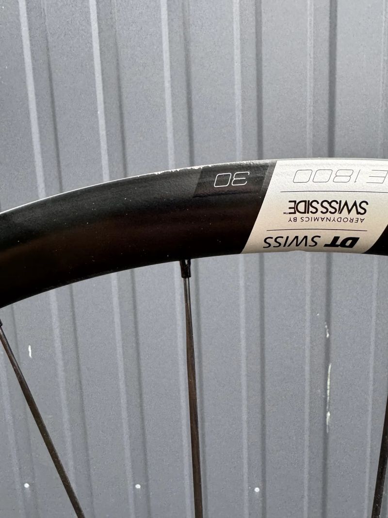 Kola DT Swiss E1800 Spline 30mm zapletená nová silnice gravel