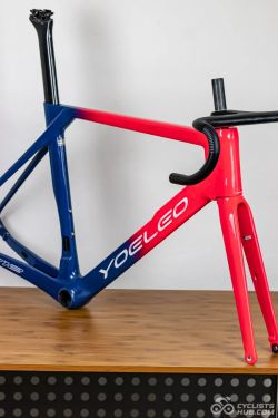 YOELEO R12 + Integrovaná řídítka YOELEO H9 (UCI approved)