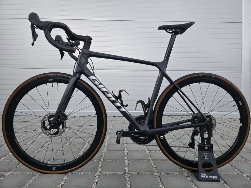 Silniční kolo Giant TCR Advanced Disc Carbon 2 105 2022 - velikost M/L