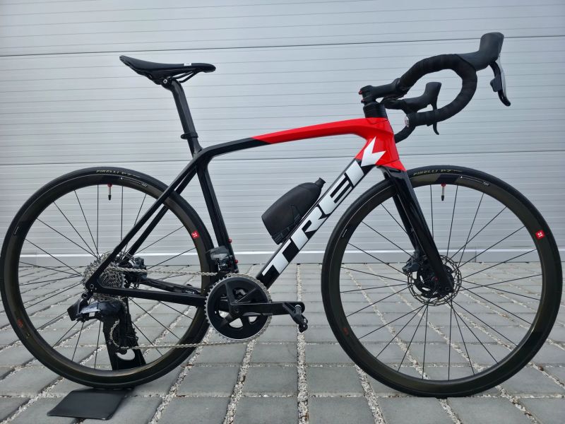 Silniční kolo Trek Émonda SLR7 Carbon AXS eTap 2022 – velikost 54cm (M)