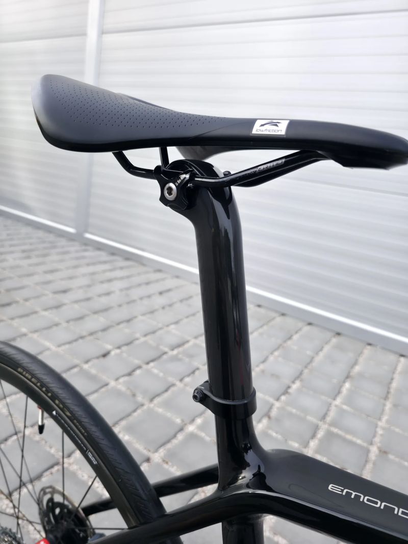 Silniční kolo Trek Émonda SLR7 Carbon AXS eTap 2022 – velikost 54cm (M)