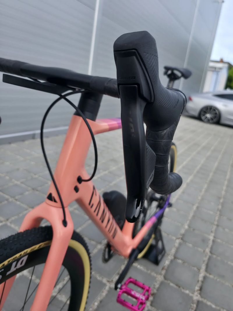 Gravel Canyon Inflite CF SL 8 Carbon Sram Rival AXS 2024 - velikost XL