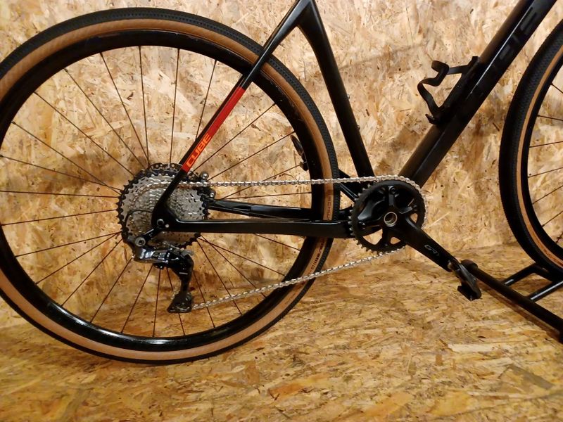 Gravel kolo CUBE NUROAD C:62 PRO carbon´n´red, velikost rámu L