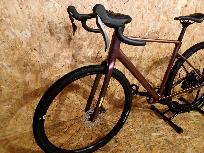 Gravel kolo NUROAD SLX 2026 molotov´n´black, velikost rámu M