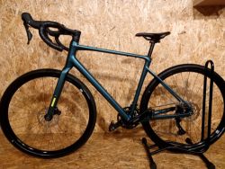 Gravel kolo NUROAD RACE 2026 royalgreen´n´black, velikost rámu L
