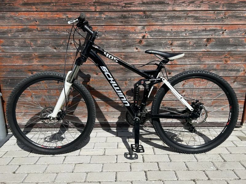 Celoodpružené kolo Schwinn 