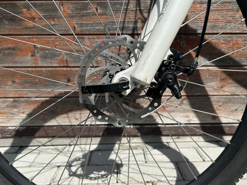 Celoodpružené kolo Schwinn 