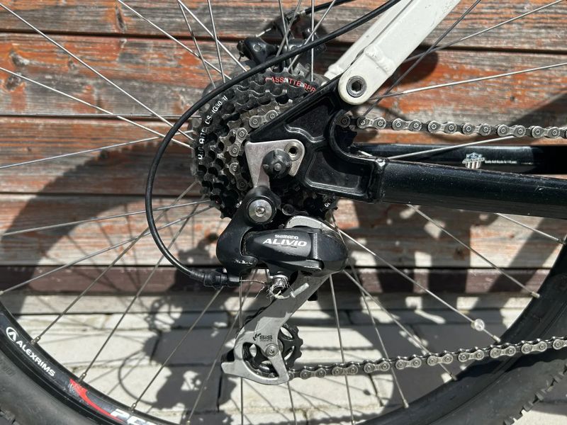 Celoodpružené kolo Schwinn 