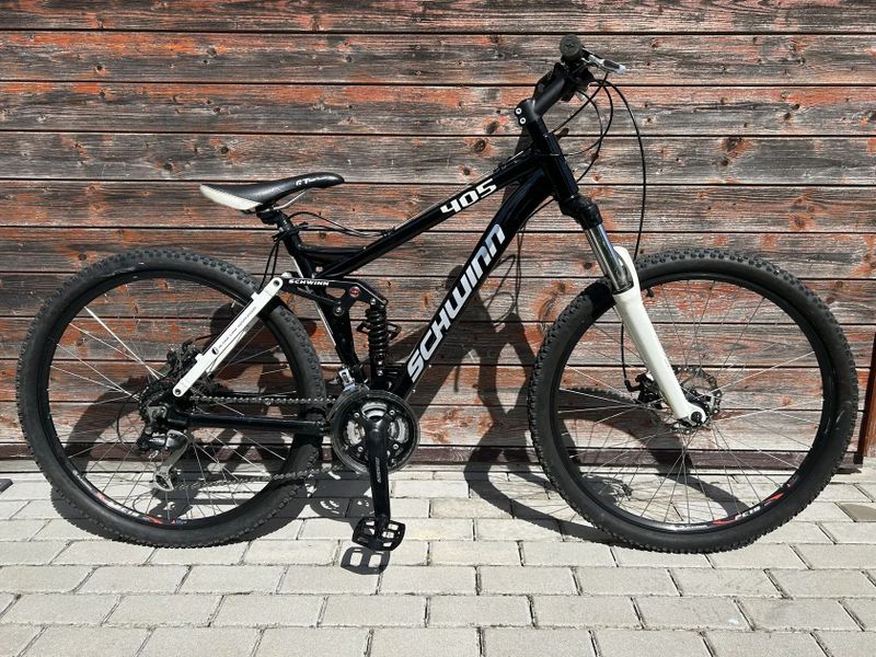 Celoodpružené kolo Schwinn 