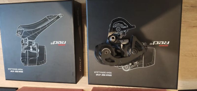 Elektronická sada SRAM Red eTap 11s (bezdrátová, ráfková verze)