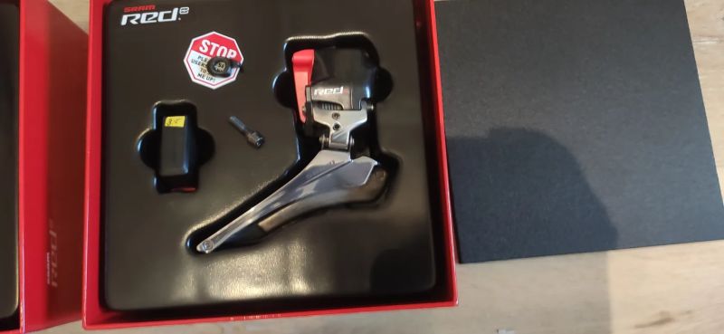 Elektronická sada SRAM Red eTap 11s (bezdrátová, ráfková verze)