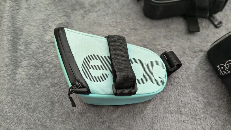 Podsedlové brašny polodarem / Pro, Evoc, Wotow