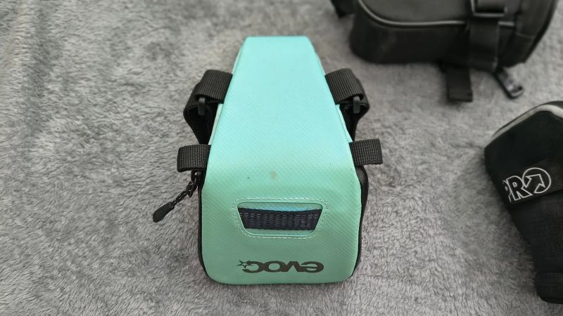 Podsedlové brašny polodarem / Pro, Evoc, Wotow