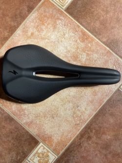 Sedlo Specialized Phenom Expert 143mm prakticky nové