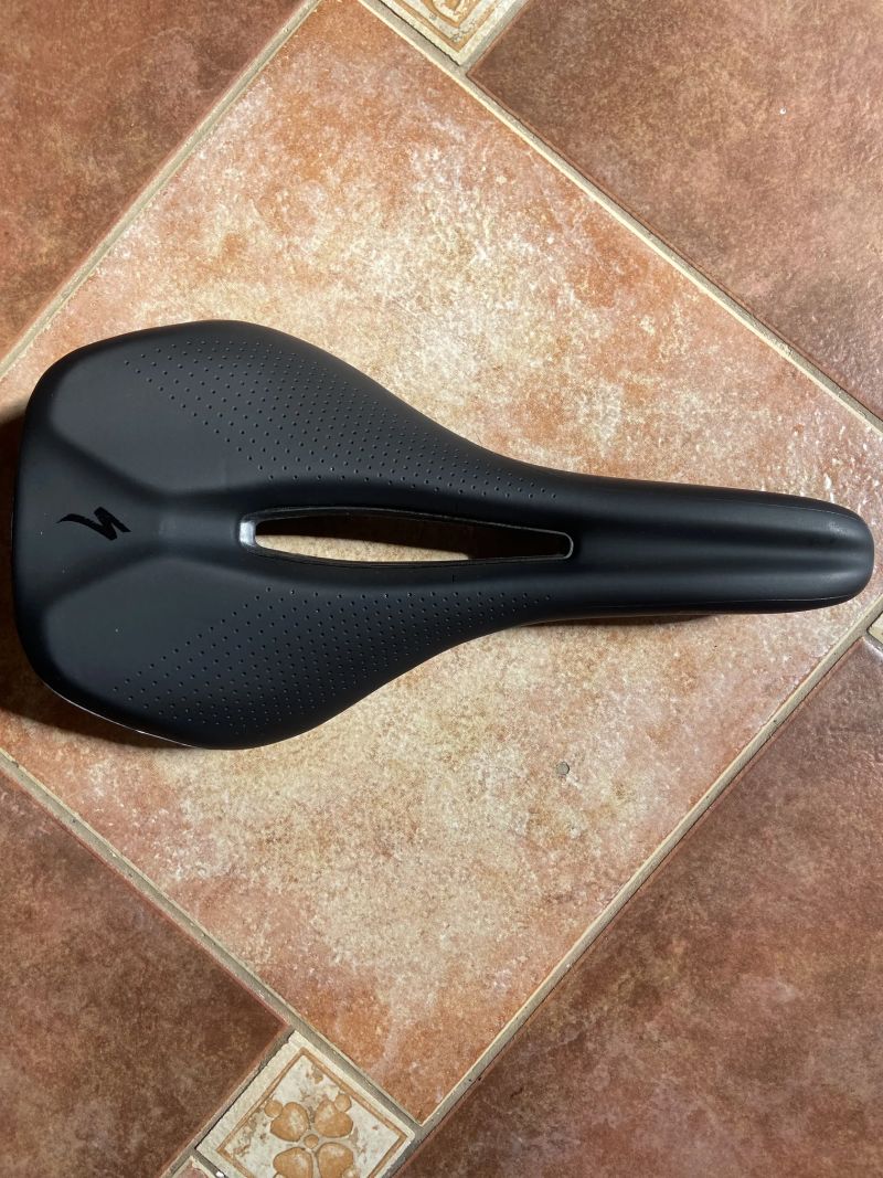 Sedlo Specialized Phenom Expert 143mm prakticky nové